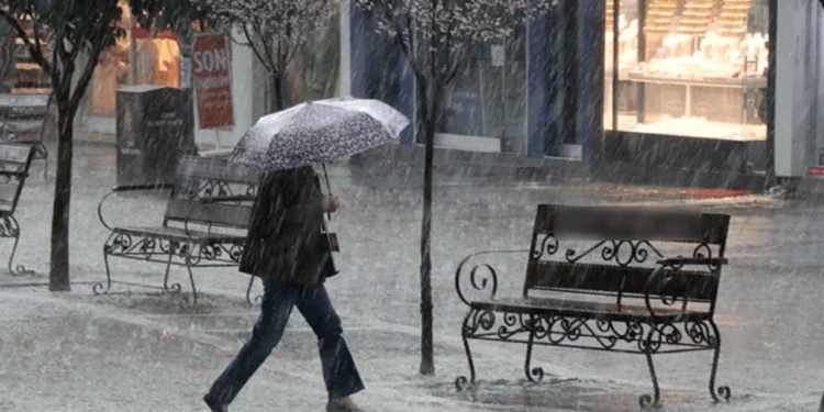 17 il için sağanak ve fırtına uyarısı