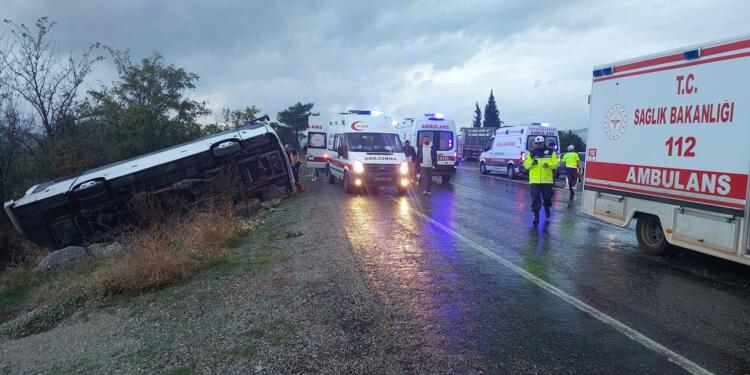 Denizli ve Hatay’da trafik kazası: 1 ölü 46 yaralı