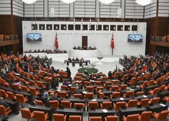 Lübnan tezkeresi Meclis’te kabul edildi
