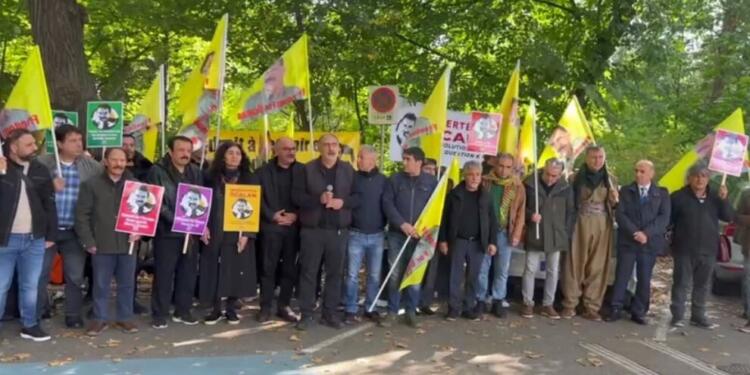 AK binası önünde Abdullah Öcalan’a ‘umut hakkı’ mitingi