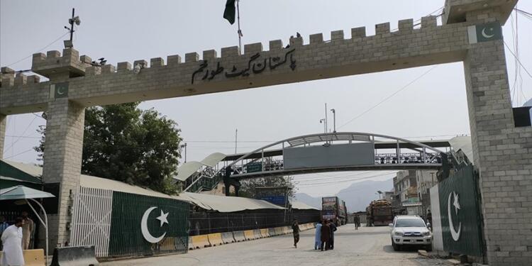 Pakistan Afganistan sınırında gerilim: 58 asker öldürüldü