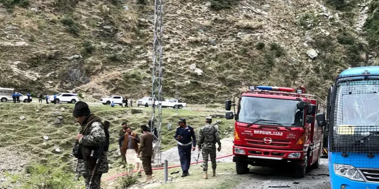 Pakistan’da kamyon uçuruma yuvarlandı: 15 kişi öldü