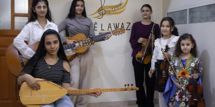 Pêl Awaz, Qamişlo’da genç yetenekleri sanatla buluşturuyor