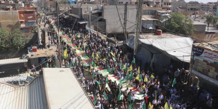 Rojava’da binlerce kişi komploya karşı alanlara aktı