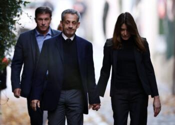 Fransa’nın eski Cumhurbaşkanı Sarkozy Paris’te hapse girdi