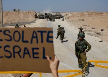 Sumud Filosu’ndaki yüzlerce aktivist Ketziot Cezaevi’ne nakledildi