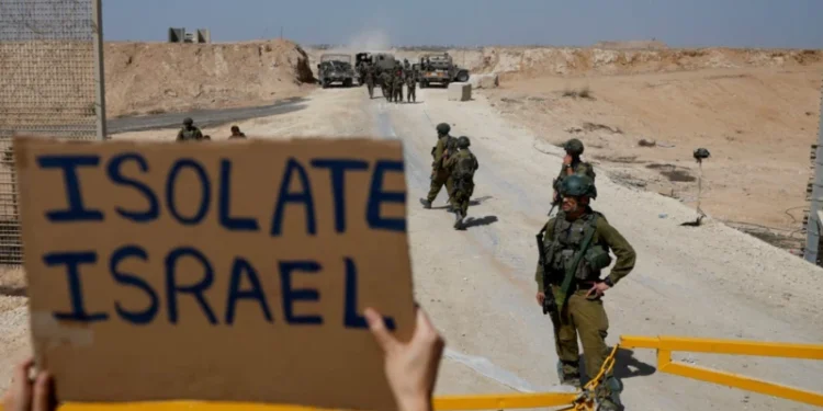 Sumud Filosu’ndaki yüzlerce aktivist Ketziot Cezaevi’ne nakledildi