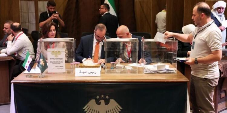 Seçmenleri de atamışlar: Suriye’de HTŞ tipi seçim