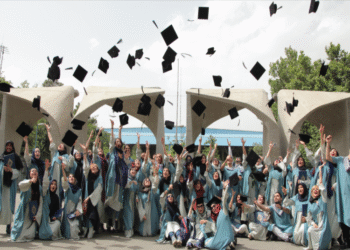 İran’da eğitimli kadınlar iş bulamıyor: ‘İtaatkar ev kadını’ modeli dayatılıyor