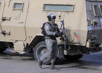 İsrail serbest bırakılan Filistinlilerin evlerine baskın düzenledi