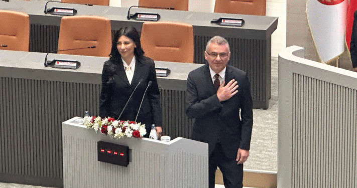 Kuzey Kıbrıs’ta Tufan Erhürman görevine başladı