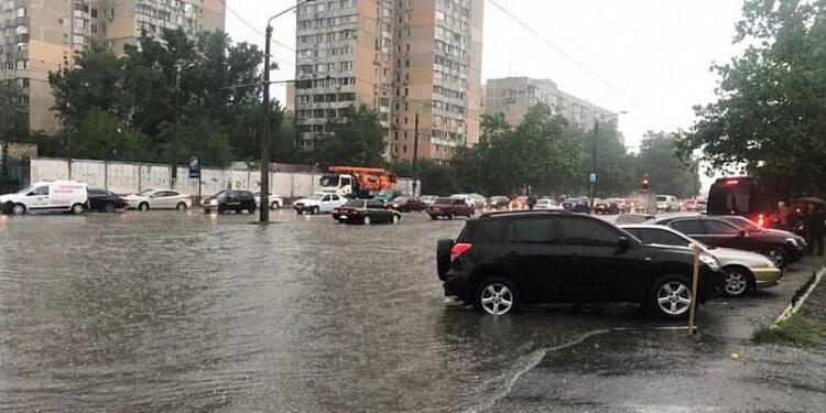 Ukrayna’da şiddetli yağışlar can aldı