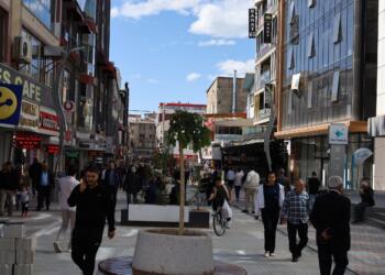 ‘Kürtler Önderliğini bekliyor’