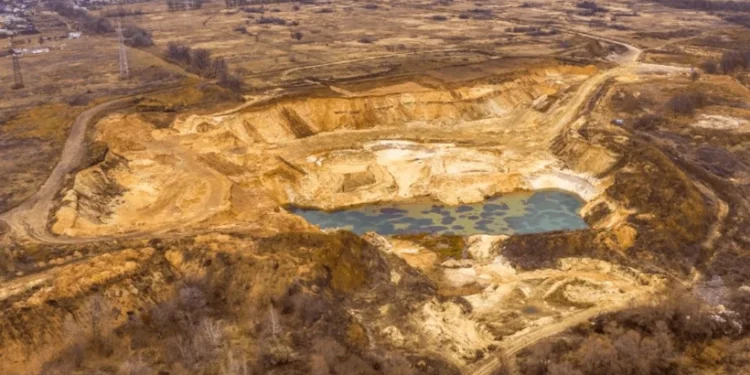 Altın madeninde göçük: 14 işçi hayatını kaybetti