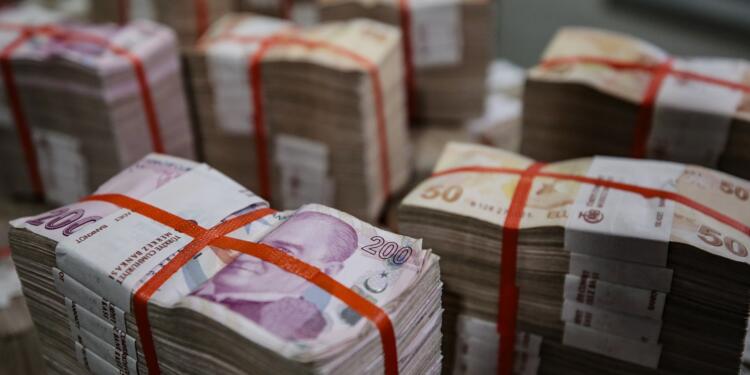 Hazine yılın 10 ayında 3,6 trilyon borçlandı