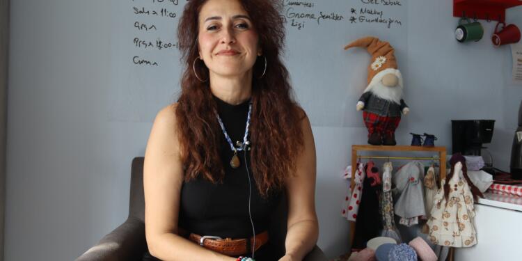 Bez bebekler metalaşan oyuncak anlayışını yıkıyor