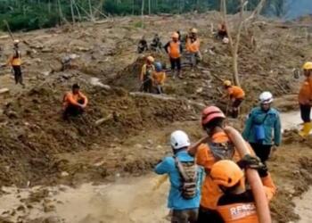 Endonezya’da toprak kayması: En az 30 ölü, onlarca kayıp