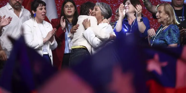 Şili’de devlet başkanlığı seçimi 2’nci tura kaldı