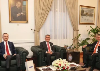 TÜSİAD’dan CHP ve AKP’ye ziyaret