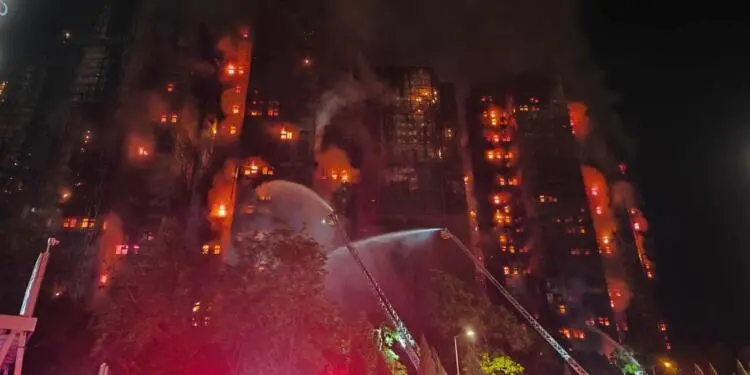 Hong Kong’taki yangın faciasında can kaybı 83’e yükseldi: 3 gözaltı