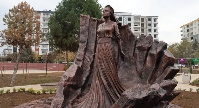 Peyas Belediyesi’nden ‘heykel’ açıklaması: Geri adım atılmayacak