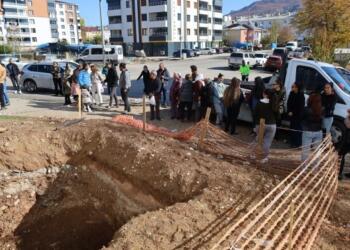Yurttaşlar tepki gösterdi, baz istasyonu çalışanları alanı terk etti