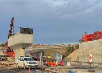 Uşak’ta üst geçit inşaatından düşen işçi yaşamını yitirdi