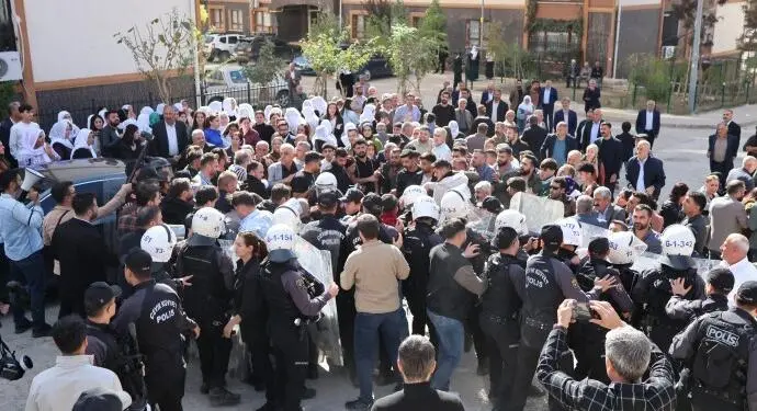 YJA STAR’lı Katar’ın taziyesine katılım engellendi; polis saldırdı