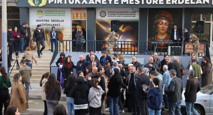 Amed’de ilk Kürt kadın tarihçi ‘Mesture Erdelan’ kütüphanesi açıldı