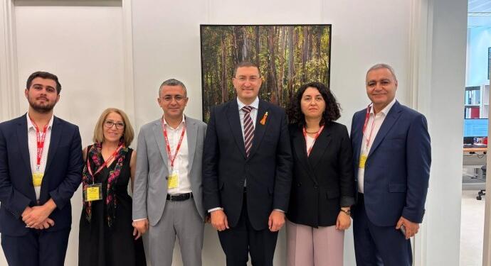 DEM Parti’den Avustralya’da süreç temasları