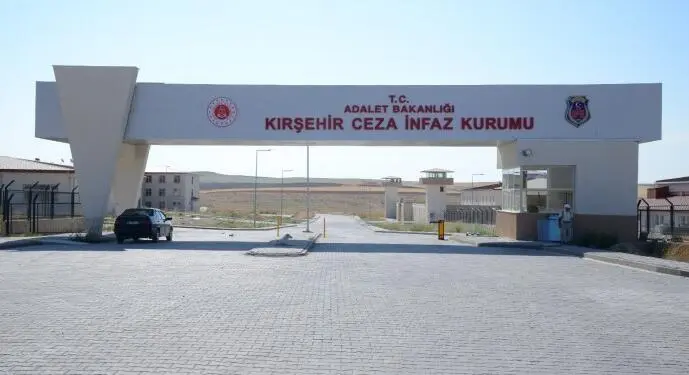 Adli tutuklulara ‘Bunlar terörist üzerlerine kaynar su dökün’ talimatı