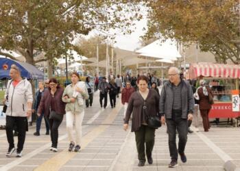 İzmirlilerden asgari ücret tepkisi: Kaşıkla veriliyor, kepçeyle alınıyor