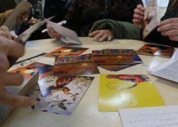 DAKAP tutsaklara kart gönderdi