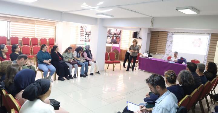 DEM Parti’den ‘Toplumsal Cinsiyet Eşitliği Atölyesi’