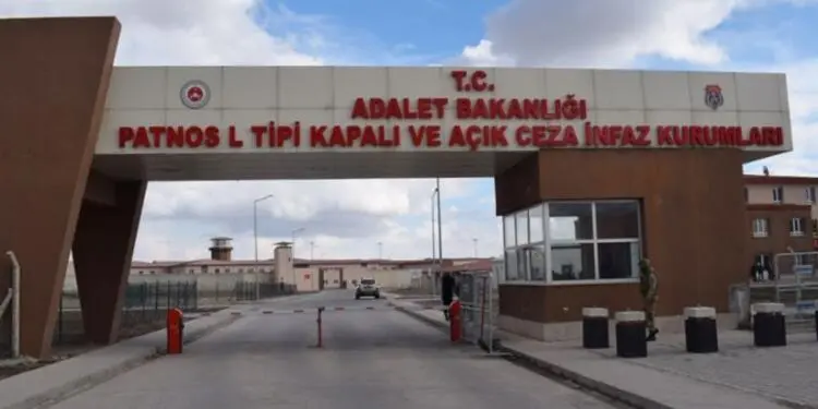 Cezaevi müdüründen çocuğa tehdit: Eğer durmazsan seni erkeklerin koğuşuna götürürüm