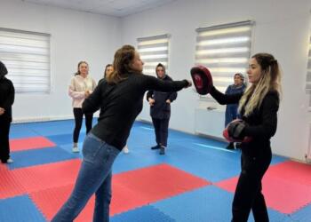 Amed’de kadınlar için yakın savunma atölyesi