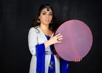 Kürt Sanatçı Zeyno Durar: Dayanışmanın sesini büyütmeliyiz