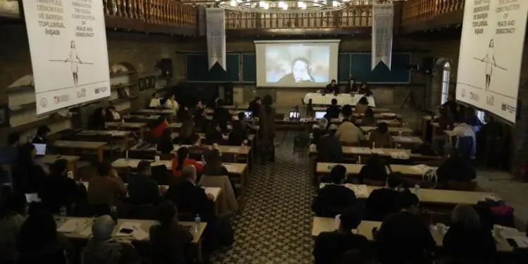 İnsan Hakları Okulu’nda barışın inşası tartışıldı