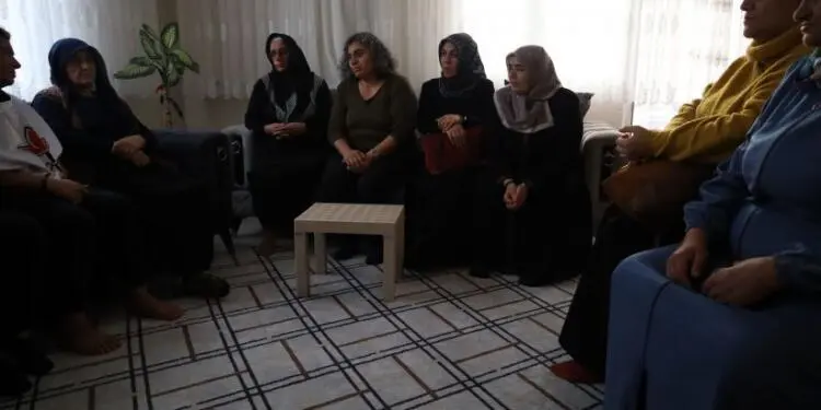 Yaşamını yitiren işçilerin taziyesine ziyaret