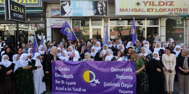 Mersin’de 25 Kasım startı verildi: Kadınlar özgürleşirse dünya değişir