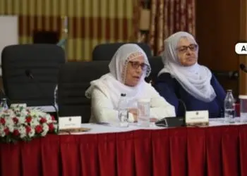 Süreç diyor, Kürtçe ile kavga ediyor