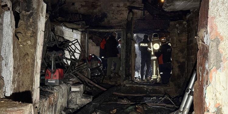 Bursa’da iki katlı evde yangın