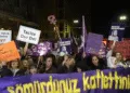 Kadınlar, Taksim Tünel Meydan’da toplandı  CANLI