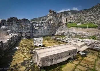 Finike’de Zeus Tapınağı’na dair izler bulundu