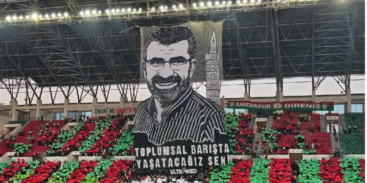 Amedspor kareografi ile Tahir Elçi’yi andı