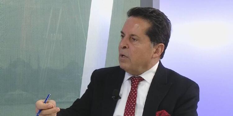 Özer’den CHP Esenyurt İlçe Başkanlığı’nda açıklama: Buruk bir özgürlük yaşıyorum