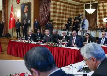 Şark kurnazlığının eski yöntemi: Nötr siyaset