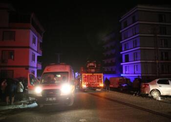 Hatay’da 7 katlı binada yangın: 2 kişi yaşamını yitirdi
