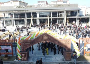 Agirî’de Şakiro Kent Meydanı hizmete açıldı