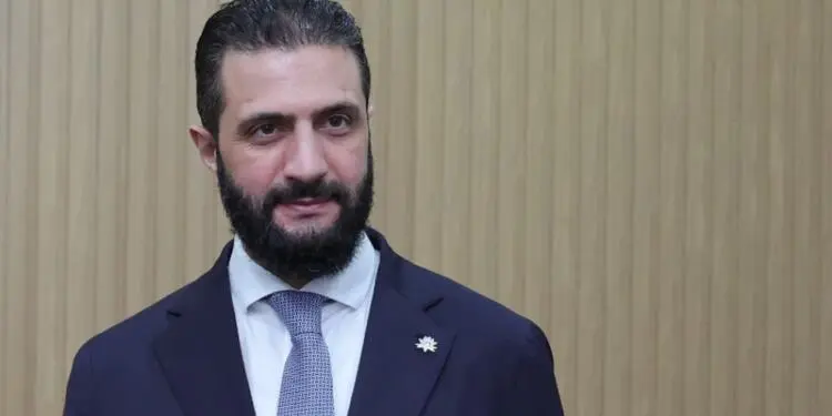 Londra, El-Şara’ya yönelik yaptırımları kaldırdı